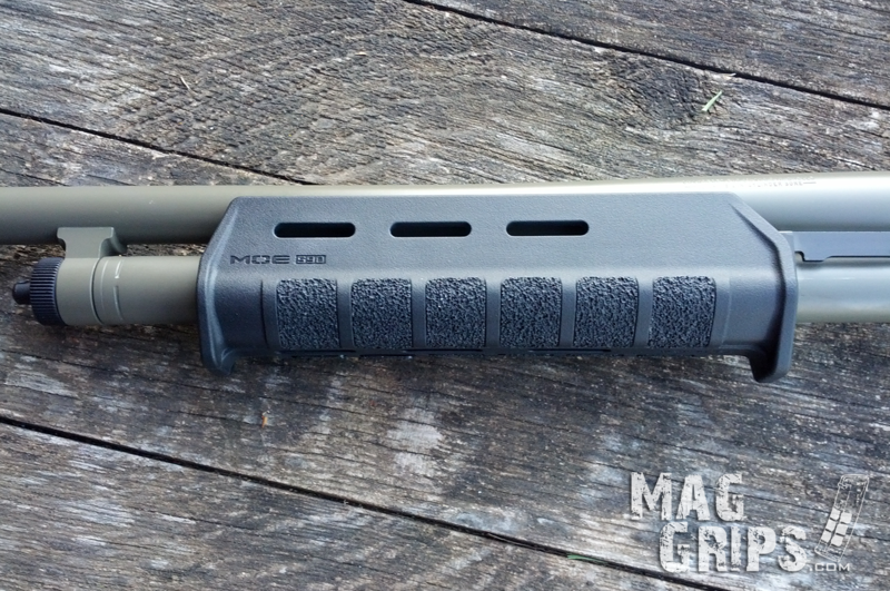 MagGrips Mossberg 590/590A1 MOE M-LOK Forend Grip Kit